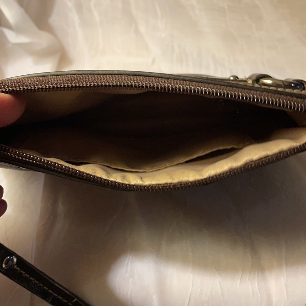 Coach wristlet - Picture 4 of 6
